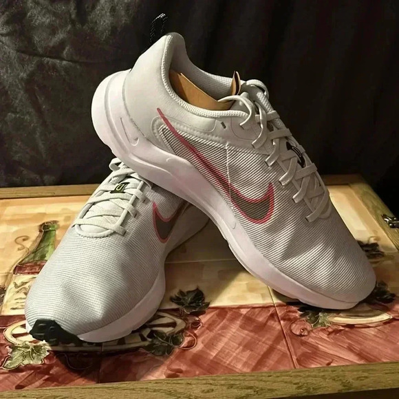 W Nike Downshiftfter - Picture 1 of 10